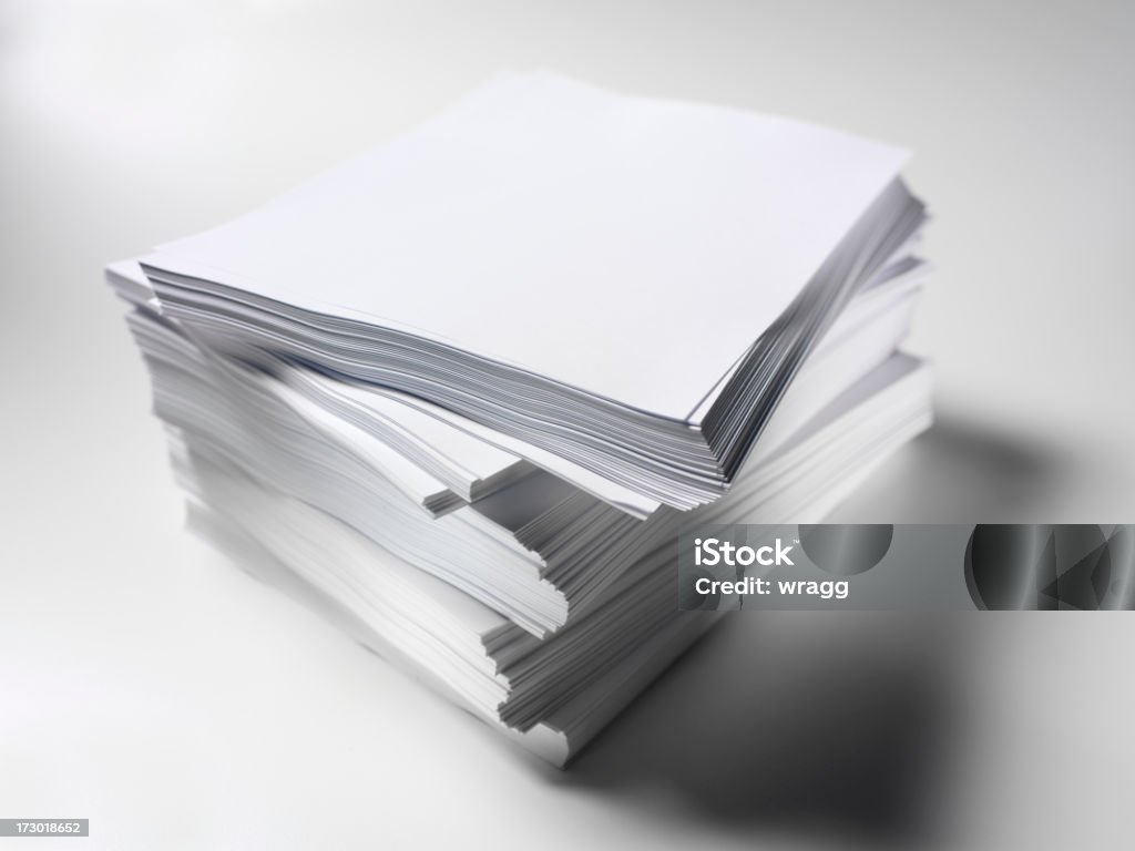 Carta bianco Pile - Foto stock royalty-free di Carta per computer