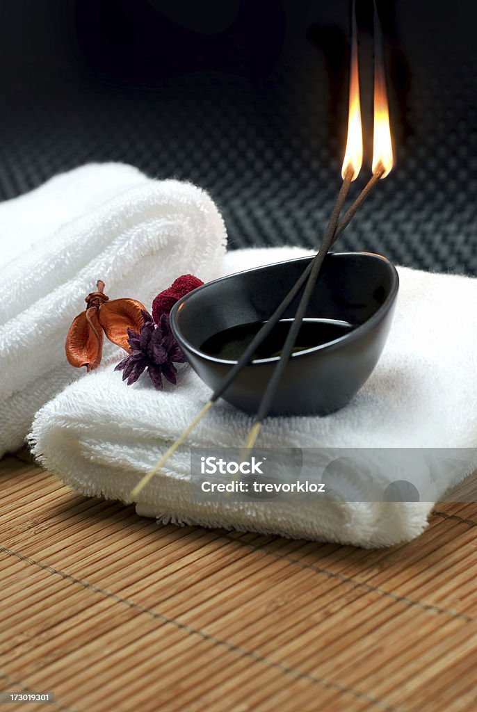 Bruciare l'incenso Stick - Foto stock royalty-free di Aromaterapia
