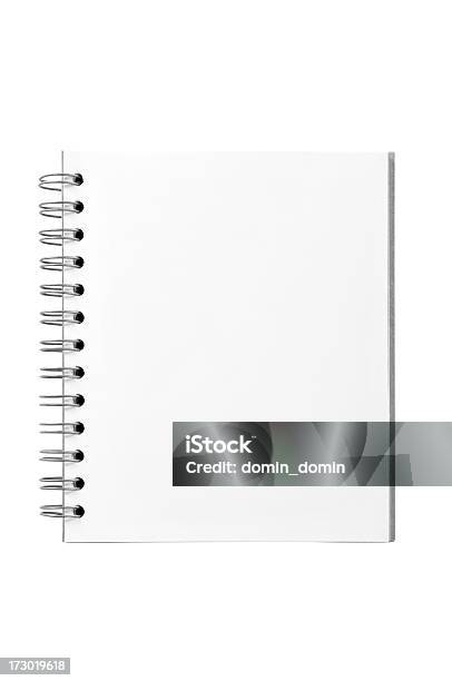 Foto de Um Bloco De Notas Em Espiral Em Branco Isolado No Branco Traçado De Recorte Incluído e mais fotos de stock de Caderno de Anotação