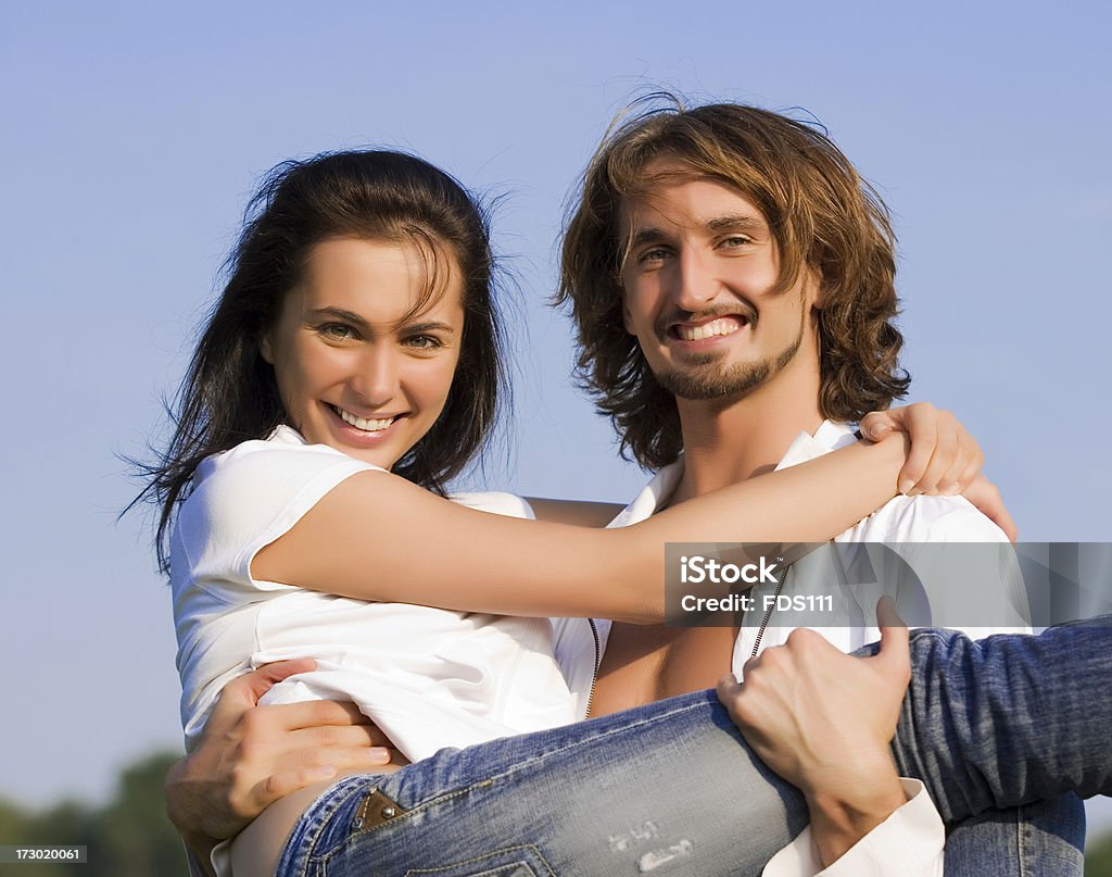 Счастливая пара - Стоковые фото Беззаботный роялти-фри