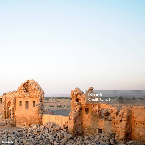 Photo libre de droit de Ruines De La Première Université Harran Sanliurfa Turquie banque d'images et plus d'images libres de droit de Anatolie - Turquie