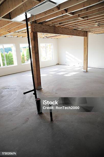 Foto de Inacabado Subsolo e mais fotos de stock de Porão - Porão, Característica arquitetônica, Casa