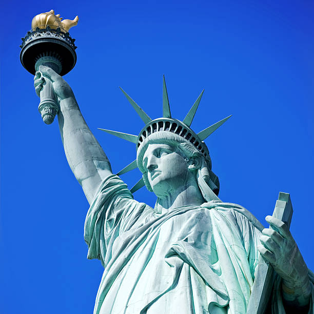 estatua de la libertad - statue liberty statue of liberty new york city fotografías e imágenes de stock