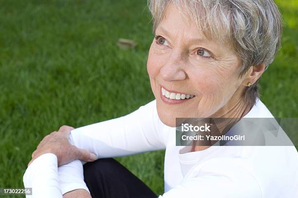 Mujer Sana Senior Foto de stock y más banco de imágenes de 55-59 años - 55-59 años, 60-64 años, Adulto