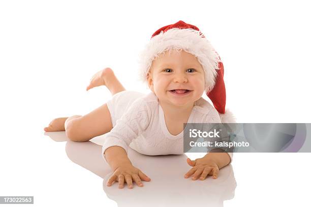 Kleiner Junge Trägt Eine Weihnachtsmannmütze Stockfoto und mehr Bilder von 0-11 Monate - 0-11 Monate, 2-5 Monate, 6-11 Monate