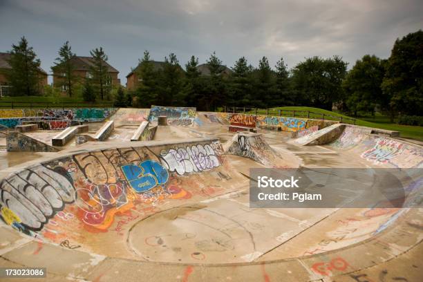 엠티 Skatepark 공원에 대한 스톡 사진 및 기타 이미지 - 공원, 그래피티, 기대