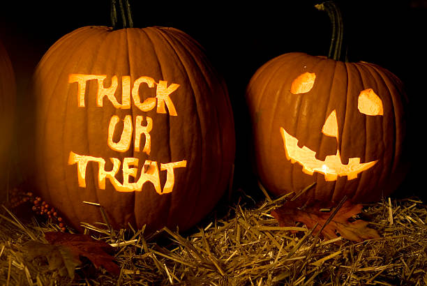 istock Trick Or Treat Jack O Lanterns 173024614