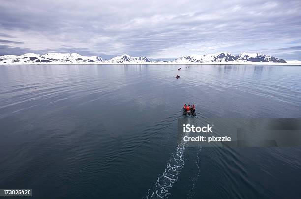 알바니와 북극해 야생지대 Richardlaguna 고무 보트에 대한 스톡 사진 및 기타 이미지 - 고무 보트, 노르웨이, 0명