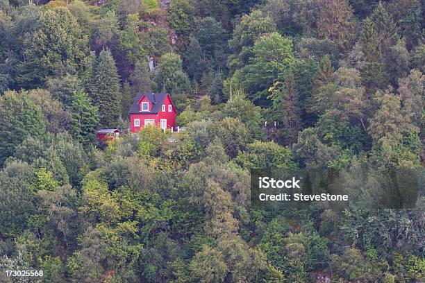 Bunte Red House Stockfoto und mehr Bilder von Wohnhaus - Wohnhaus, Gegen den Strom, Norwegen