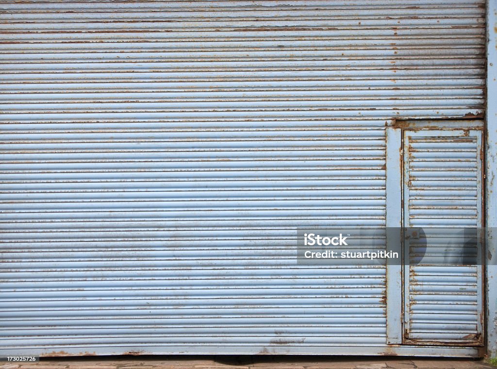 Blue porta da garagem - Foto de stock de Antigo royalty-free