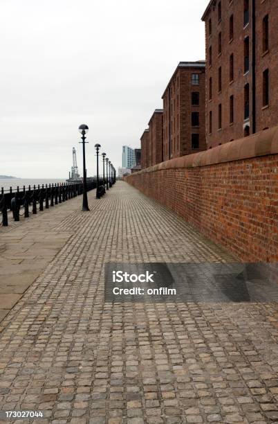 De Adoquines Esplanade Foto de stock y más banco de imágenes de Ladrillo - Ladrillo, Liverpool - Inglaterra, Adoquinado