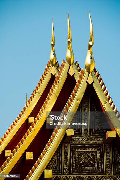 Templo De Tailandia Chang Mai Golden Spires En El Último Piso Foto de stock y más banco de imágenes de Colorido