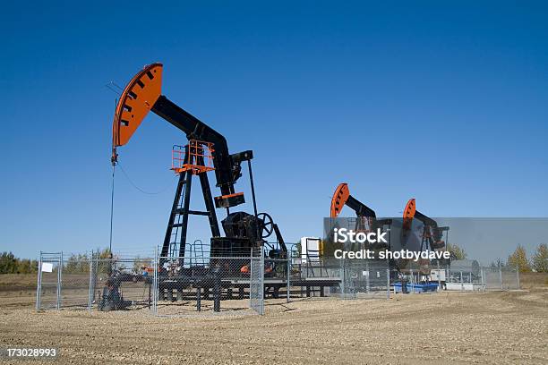 Pumpjack Herde Stockfoto und mehr Bilder von Erdöl - Erdöl, Preis, Bohrlochkopf