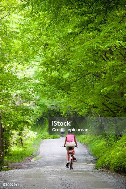 Tranquilla Gita In Bicicletta - Fotografie stock e altre immagini di Ciclismo - Ciclismo, Parco Nazionale Great Smoky Mountains, Bicicletta