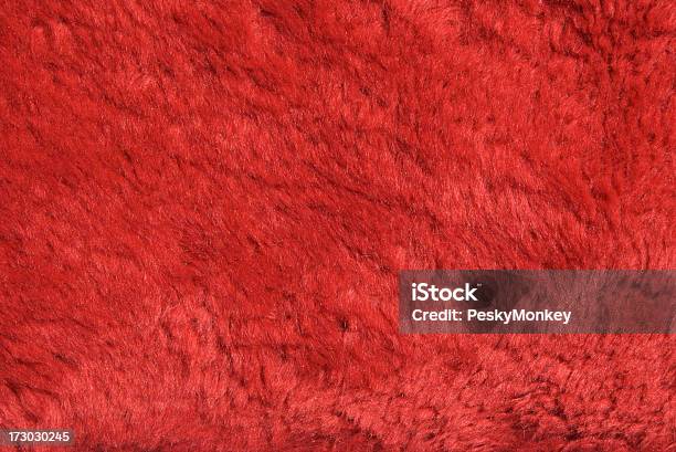 Peludo Fundo Vermelho Em Plano Aproximado - Fotografias de stock e mais imagens de Abstrato - Abstrato, Arte, Arte, Cultura e Espetáculo