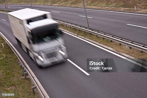 Foto de De Transporte e mais fotos de stock de Abstrato - Abstrato, Caminhão, Caminhão articulado