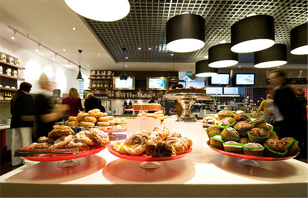 desayuno en el aeropuerto - quick cookies fotografías e imágenes de stock