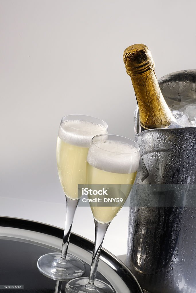 Champagne in ghiaccio - Foto stock royalty-free di Alchol