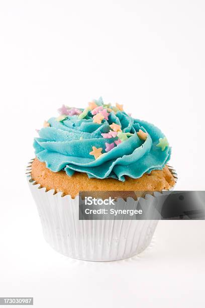 Группа Cupcake — стоковые фотографии и другие картинки Капкейк - Капкейк, Белый фон, Синий