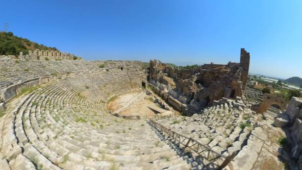 römisches theater der stadt perge in der türkei - roman antalya turkey restoring stock-fotos und bilder