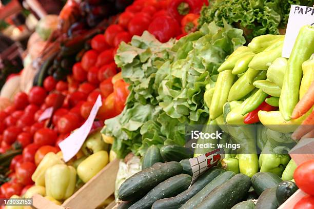 Dia De Mercado - Fotografias de stock e mais imagens de Alface - Alface, Alface Cabeça de Manteiga, Alimentação Saudável