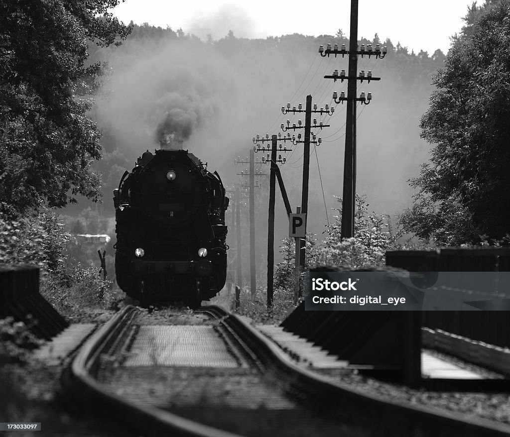 Antiga locomotiva a vapor - Foto de stock de Locomotiva a vapor royalty-free