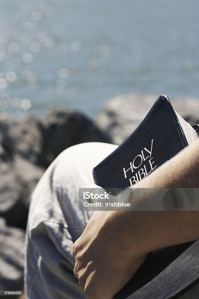 Bible - Photo de Adolescence libre de droits