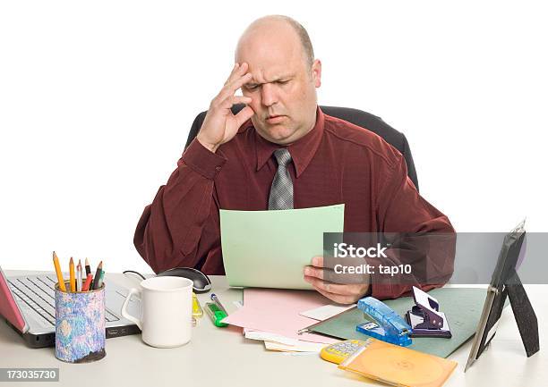 Foto de Trabalho De Escritório e mais fotos de stock de Adulto - Adulto, Caneca, Contemplação