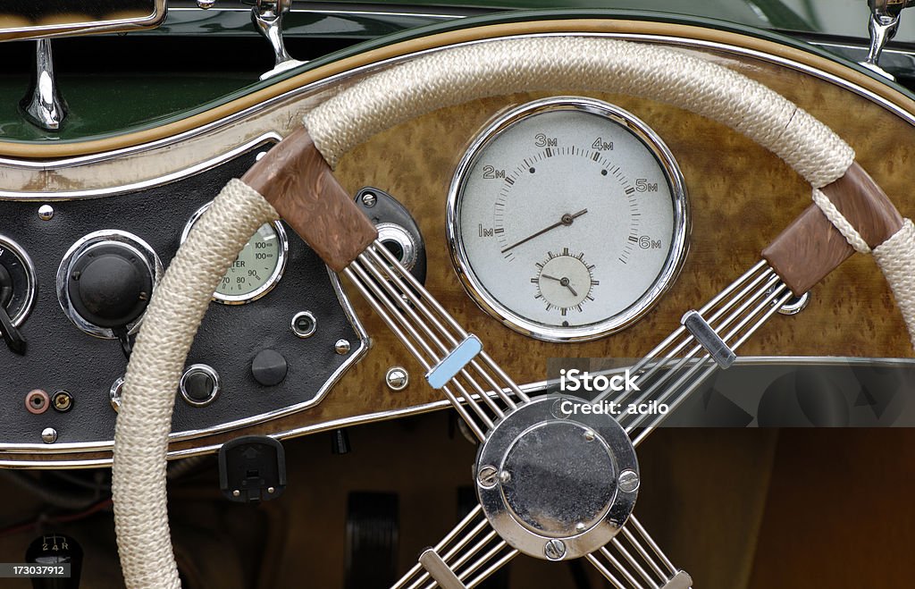 Dashboard di un classico car - Foto stock royalty-free di Automobile