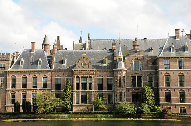 istock Binnenhof in the Hague 173038623