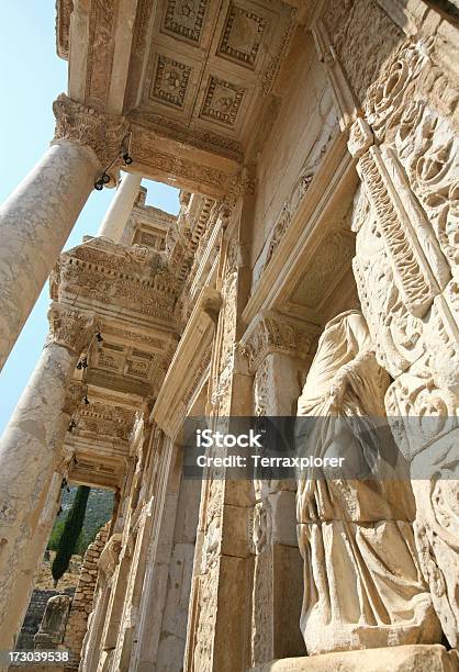 Statue An Der Wand Des Römischen Ruinen Stockfoto und mehr Bilder von Antike Kultur - Antike Kultur, Architektonische Säule, Architektonisches Detail