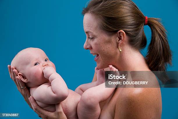 Mutter Und Baby Stockfoto und mehr Bilder von Alleinerzieherin - Alleinerzieherin, Baby, Bewunderung