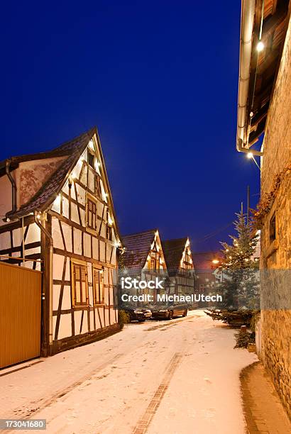 Photo libre de droit de Street Avec Décoration De Noël banque d'images et plus d'images libres de droit de Noël - Noël, Ville moyenne, Allemagne