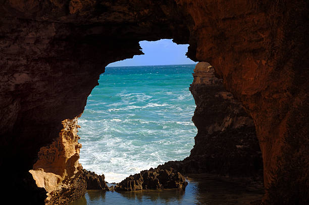 istock The Grotto - Great Ocean Road 173041743