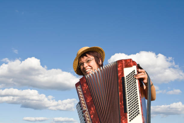 istock Accordion girl 173042043