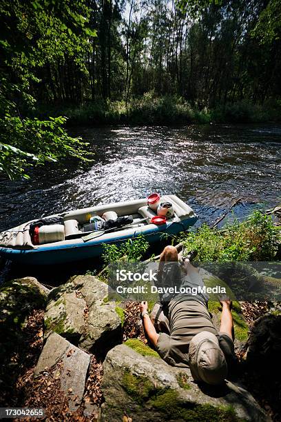 Photo libre de droit de Forest Sieste banque d'images et plus d'images libres de droit de Camping - Camping, Faire du canoë, Fleuve et rivière