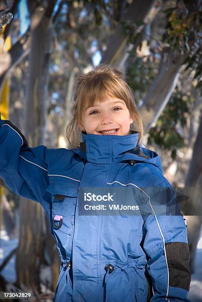 자녀의 스키복 의류에는 4-5세에 대한 스톡 사진 및 기타 이미지 - 4-5세, 갈색 머리, 건강한 생활방식