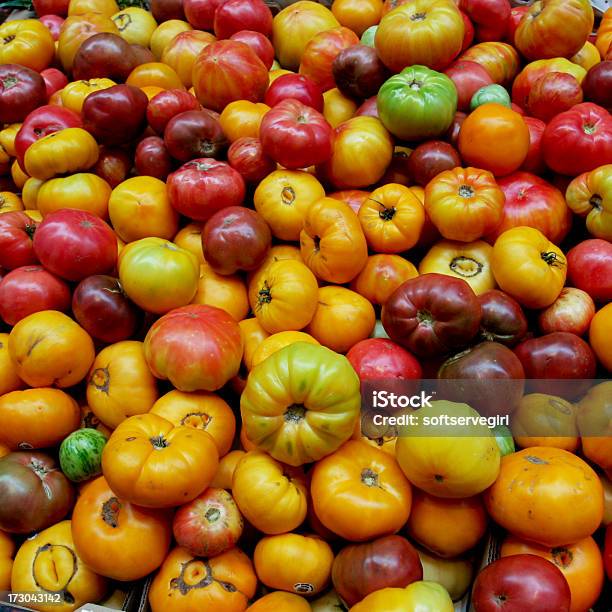 Foto de Tomates Heirloom e mais fotos de stock de Alimentação Saudável - Alimentação Saudável, Amarelo, Amontoamento