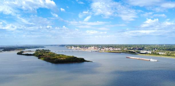 istock Alton, Illinois Aerial 1730637801