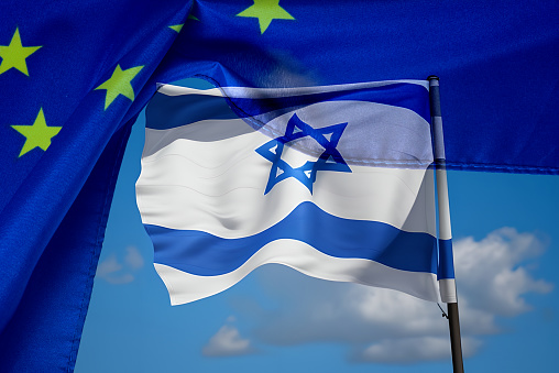 Flaggen von Israel und Europäischer Union EU