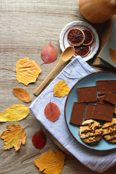 sweet food, hot drink and autumnal details - squash pumpkin orange japanese fall foliage imagens e fotografias de stock