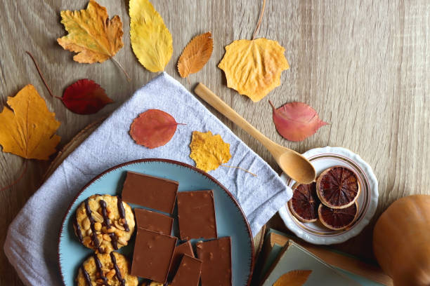 sweet food, hot drink and autumnal details - squash pumpkin orange japanese fall foliage imagens e fotografias de stock