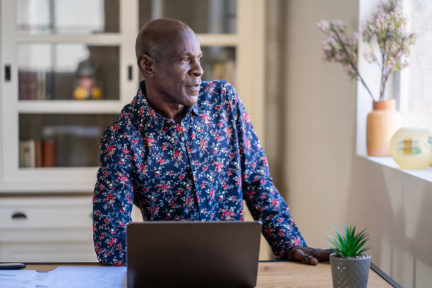istock A gentleman working in an office 1731264515