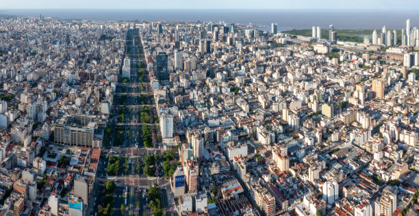 istock Blossoming spring on Avenida 9 de Julio, Buenos Aires. 1731305798