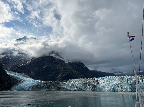 The Johns Hopkins glacier in Alaska, Glacier Bay