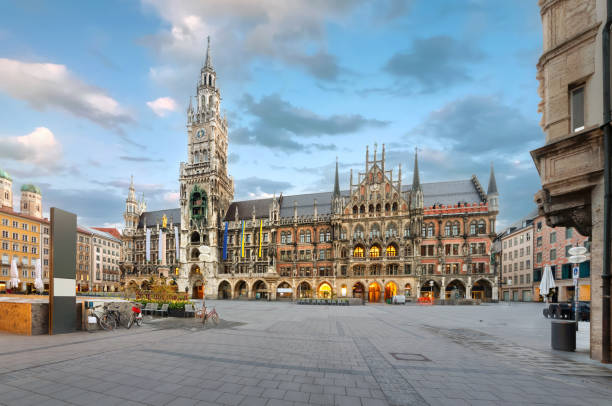 istock Neo-Gothic City Hall in Munich, Germany 1731554258