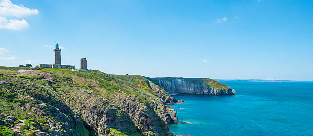 coast in britanny, francia - frehal fotografías e imágenes de stock