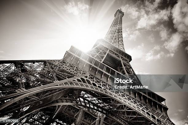 Foto de Torre Eiffel e mais fotos de stock de Torre Eiffel - Torre Eiffel, Preto e branco, Paris