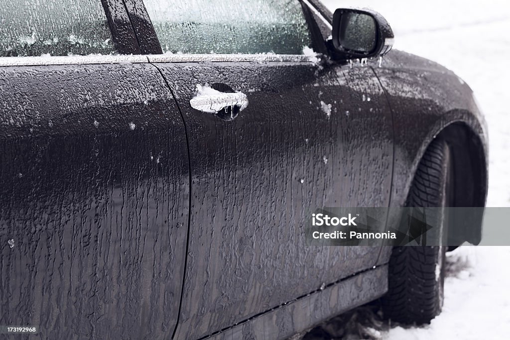 Samochód pokryte lodem - Zbiór zdjęć royalty-free (Bez ludzi)