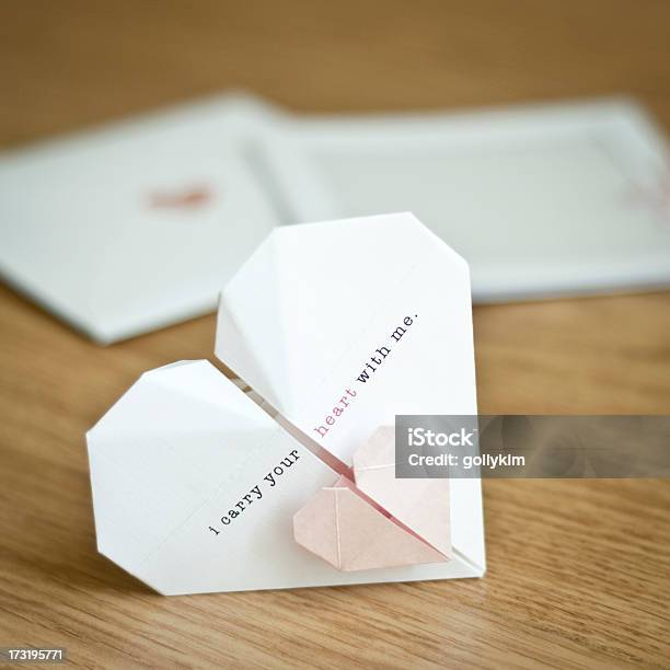Invito Di Nozze - Fotografie stock e altre immagini di Origami - Origami, Simbolo di cuore, Arti e mestieri